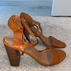 Brown Strappy Heel!